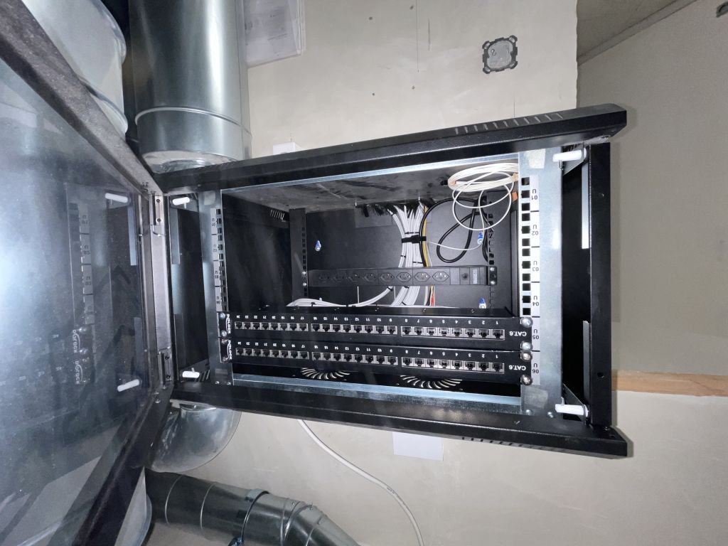 Baie informatique et câblage réseau LAN