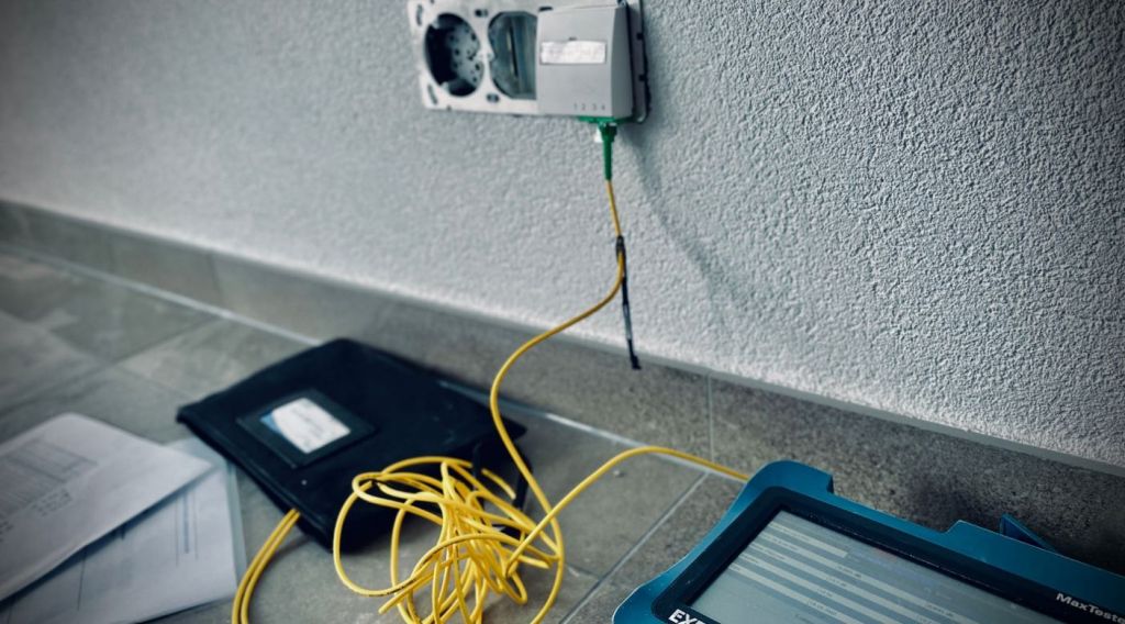 Mesure d’une liaison fibre depuis une prise optique