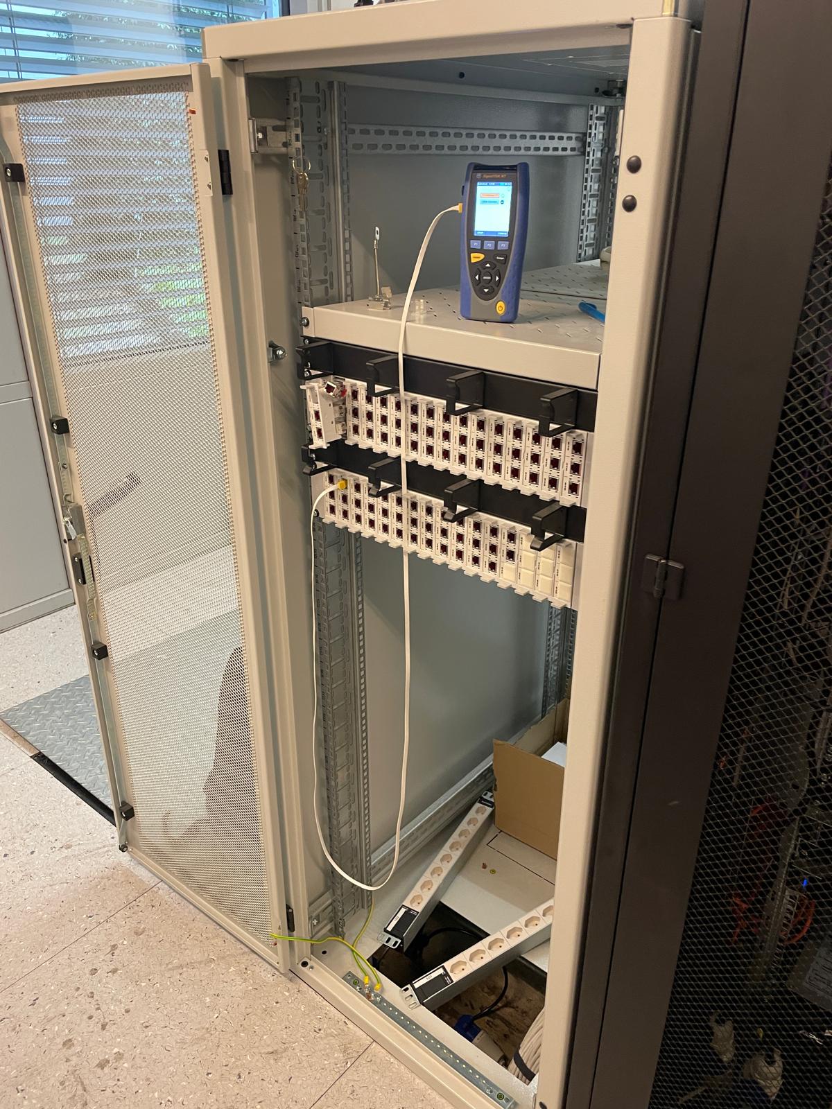 Mesure d'une liaison cuivre depuis le panneau de brassage RJ45